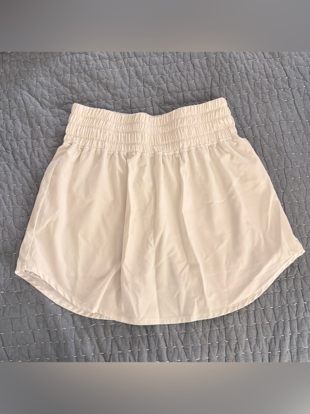 Women’s White Elastic-Waist Skirt